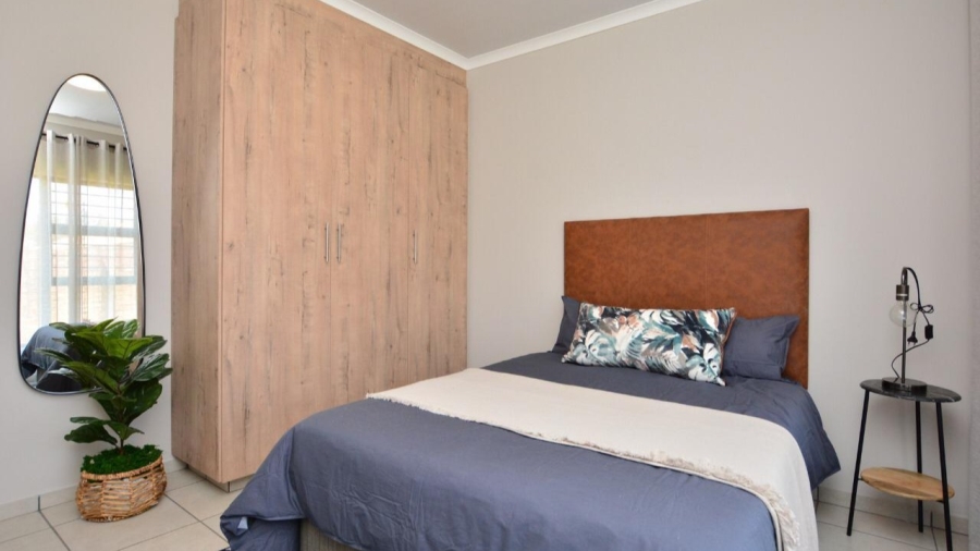 To Let 2 Bedroom Property for Rent in Van Der Hoff Park North West